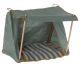 Maileg Happy Camper Zelt aus Leinen in Grün Grau mit Blau gestreifter Decke und Holz Pfosten Zeltplatz für Maus Nr 11-3401-00