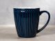 Greengate Becher ALICE Dunkelblau Kaffeebecher mit Henkel Everyday Keramik Geschirr Dark Blue 400 ml Rillenmuster Hygge für jeden Tag