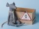 Maileg Ratte Cool Rat grau Schal mit Streifen blau Geschenkbox
