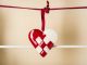 Maileg Tannenbaum Anhänger Herz geflochten Rot Creme Weiss aus Metall handbemalt 6 cm hoch zum sammeln und verschenken
