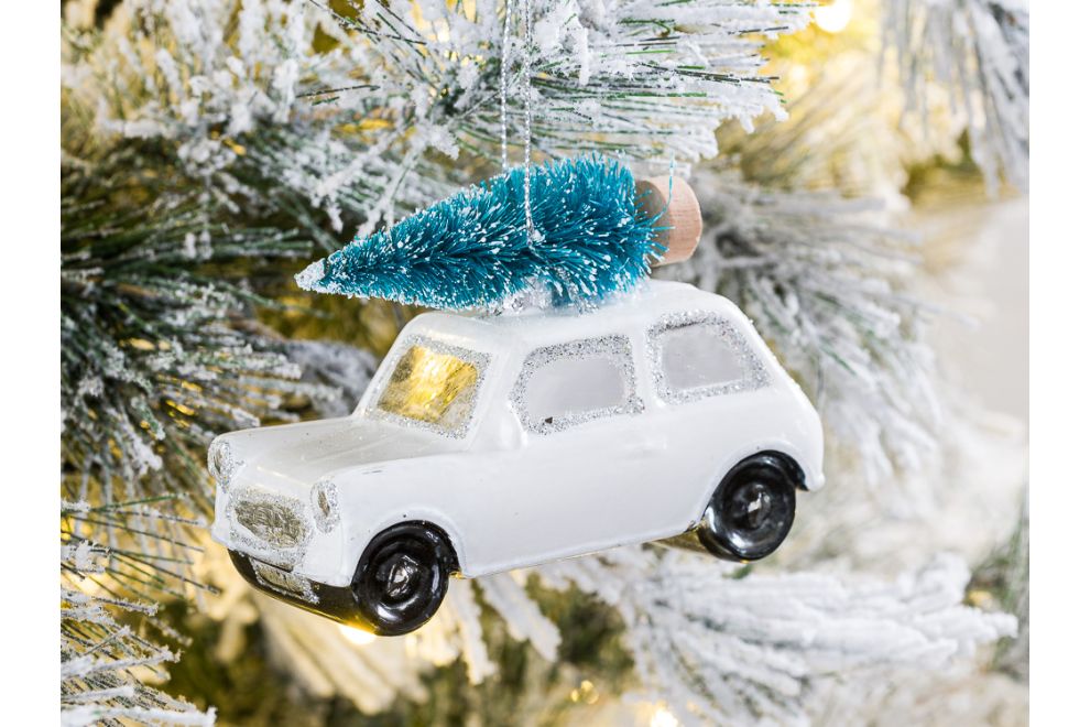 Weihnachtsdeko weißes Auto mit Baum auf Dach - Hier Kaufen