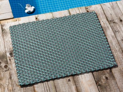 Pad Fussmatte Outdoor Teppich POOL Opal Türkis Stone Grau 52x72 cm zweifarbig am Schwimmbecken oder auf der Terrasse als Fussmatte UV und Wetterbeständig Web-Look für draussen und drinnen